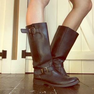 Steve Madden black leather boots